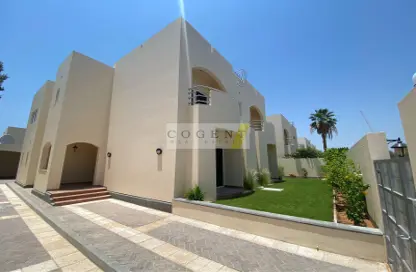 Villa - 4 Bedrooms - 5 Bathrooms for rent in Jumeirah 3 - Jumeirah - Dubai