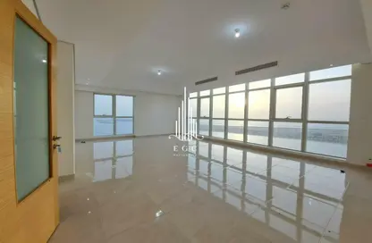 Apartment - 3 Bedrooms - 5 Bathrooms for rent in Al Markaziyah West - Al Markaziyah - Abu Dhabi