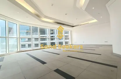 شقة - 4 غرف نوم - 5 حمامات للايجار في وايف تاور - شارع الكورنيش - أبوظبي