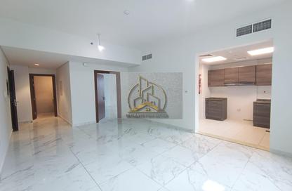 Apartment - 1 Bedroom - 2 Bathrooms for rent in Khalifa Street - Abu Dhabi