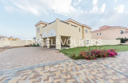Villa - 5 Bedrooms - 6 Bathrooms for rent in The Centro - The Villa - Dubai