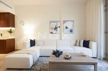 Living Room image for: Apartment - 1 Bedroom - 1 Bathroom for rent in La Rive - La Mer - Jumeirah - Dubai, Image 1