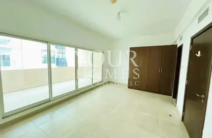 Villa - 4 Bedrooms - 5 Bathrooms for rent in Westar Terrace Garden - Jumeirah Village Circle - Dubai