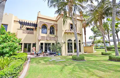 Villa - 4 Bedrooms - 4 Bathrooms for rent in Canal Cove Frond B - Canal Cove Villas - Palm Jumeirah - Dubai