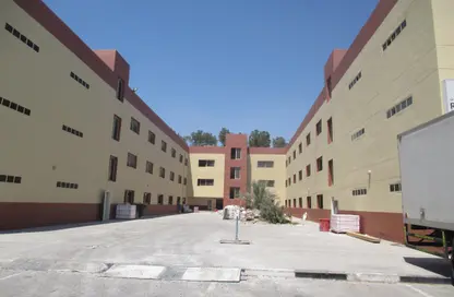 سكن عمال - استوديو - 4 حمامات للايجار في مجمع دبي للإستثمار - دبي