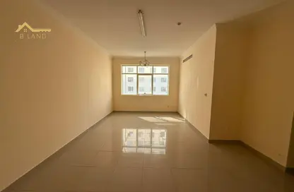 Apartment - 2 Bedrooms - 2 Bathrooms for rent in Al Khan Corniche - Al Khan - Sharjah