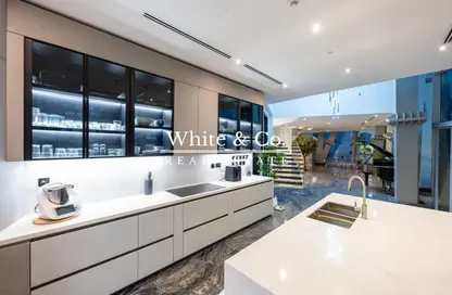 Duplex - 4 Bedrooms - 6 Bathrooms for rent in Cayan Tower - Dubai Marina - Dubai