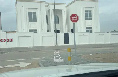 Villa - Studio - 5 Bathrooms for rent in Baniyas - Abu Dhabi