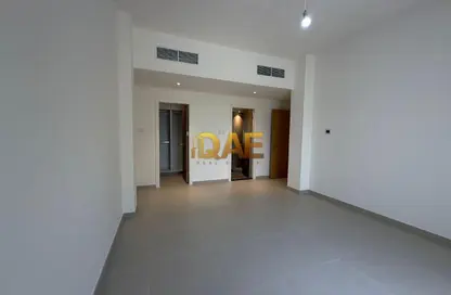 Apartment - 2 Bedrooms - 2 Bathrooms for rent in The Gardens Buildings - The Gardens - Dubai