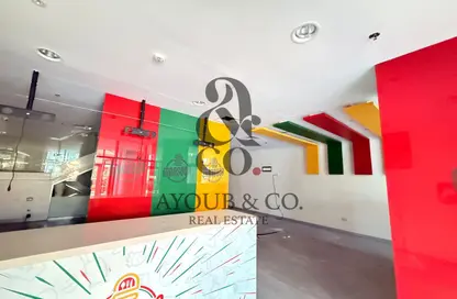 Shop - Studio - 4 Bathrooms for rent in Bay Central - Dubai Marina - Dubai