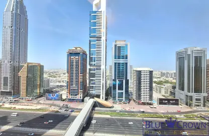 شقة - 2 غرف نوم - 2 حمامات للايجار في برج توينتي فرست سينشري - شارع الشيخ زايد - دبي