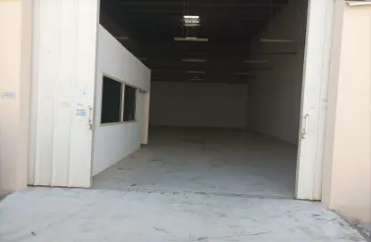 Parking image for: Warehouse - Studio - 1 Bathroom for rent in MW-4 - Mussafah Industrial Area - Mussafah - Abu Dhabi, Image 1