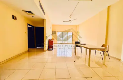 شقة - 2 غرف نوم - 2 حمامات للايجار في الحمرية -1 - الحمرية - بر دبي - دبي