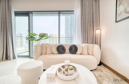Living Room image for: Apartment - 1 Bedroom - 1 Bathroom for rent in Vida Residences Dubai Marina - Dubai Marina - Dubai, Image 1