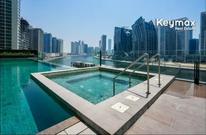 صورة لـ حوض سباحة شقة - 1 حمام للايجار في 15 Northside - Tower 1 - 15 نورث سايد - الخليج التجاري - دبي ، صورة رقم 1
