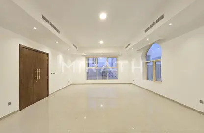 Villa - 4 Bedrooms - 6 Bathrooms for rent in Al Barsha South 2 - Al Barsha South - Al Barsha - Dubai