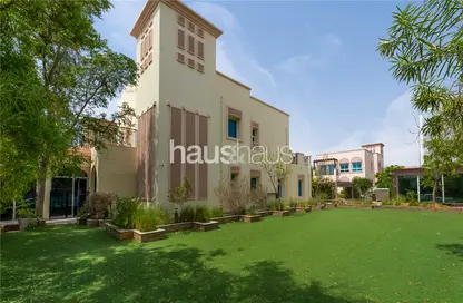 فيلا - 3 غرف نوم - 4 حمامات للبيع في فيلات طراز عربي - مثلث قرية الجميرا - دبي