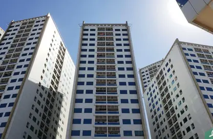 Apartment - 3 Bedrooms - 4 Bathrooms for sale in Tower C1 - Ajman Pearl Towers - Ajman Downtown - Ajman