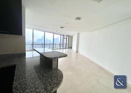 صورةمطبخ لـ: شقة - 2 غرف نوم - 3 حمامات للبيع في سكاي جاردنز - مركز دبي المالي العالمي - دبي, صورة 1