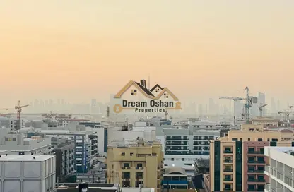 شقة - 2 غرف نوم - 3 حمامات للايجار في لي هواريزون ريزيدينس - المدينة العالمية المرحلة 2 - 4 الورسان - الورسان - دبي