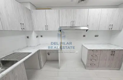 Apartment - 3 Bedrooms - 3 Bathrooms for rent in Al Najda Street - Abu Dhabi