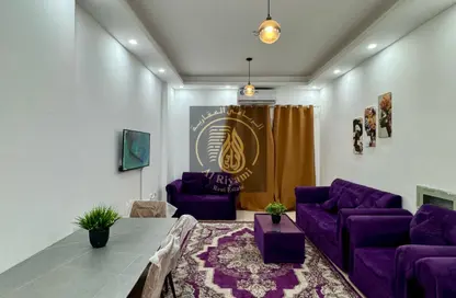 شقة - غرفة نوم - 2 حمامات للايجار في مساكن كورنيش عجمان - طريق كورنيش عجمان - عجمان