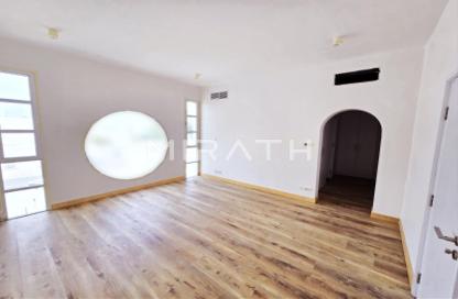 مجمع سكني - 4 غرف نوم - 5 حمامات للايجار في فلل الجميرا 1 - جميرا 1 - الجميرا - دبي