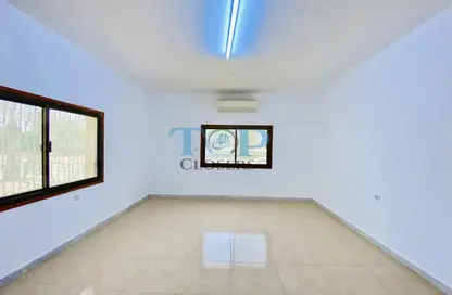 Apartment - 2 Bedrooms - 2 Bathrooms for rent in Central District - Al Ain