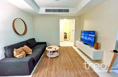 Villa - 2 Bedrooms - 3 Bathrooms for rent in Springs 14 - The Springs - Dubai