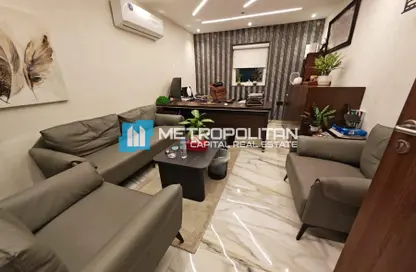 Office Space - Studio for rent in M-24 - Mussafah Industrial Area - Mussafah - Abu Dhabi