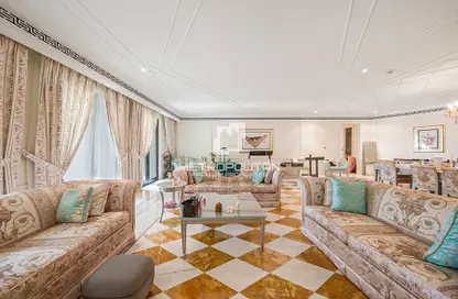 Apartment - 3 Bedrooms - 4 Bathrooms for sale in Palazzo Versace - Culture Village - Dubai