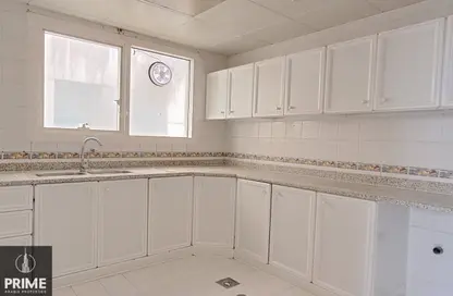 Apartment - 2 Bedrooms - 2 Bathrooms for rent in Al Falah Street - City Downtown - Abu Dhabi