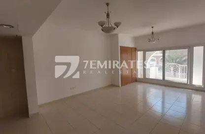 شقة - 1 حمام للايجار في روز2 - حدائق الإمارات 1 - قرية الجميرا سركل - دبي