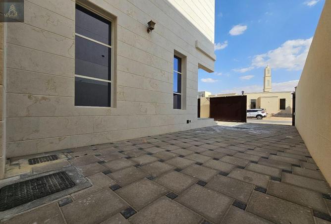 16019028 - Property Image 3