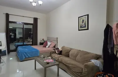 شقة - 1 حمام للايجار في مساكن النخبة رقم 6 - مساكن النخبة الرياضية - مدينة دبي الرياضية - دبي