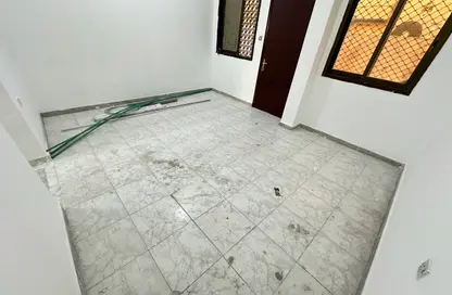 Apartment - Studio - 1 Bathroom for rent in Al Falah Street - City Downtown - Abu Dhabi