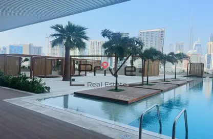 شقة - 1 حمام للبيع في رأسًا على عقب - الخليج التجاري - دبي