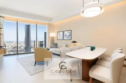 صورة لـ غرفة المعيشة / غرفة الطعام شقة - 2 غرف نوم - 2 حمامات للايجار في العنوان رزيدنسز برج الأوبرا دبي 1 - ذو ادراس ريزيدنس دبي أوبرا - دبي وسط المدينة - دبي ، صورة رقم 1