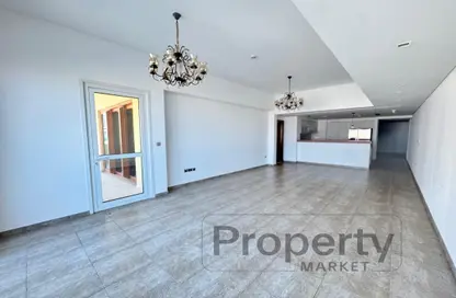 Apartment - 2 Bedrooms - 2 Bathrooms for rent in Marina Residences 3 - Marina Residences - Palm Jumeirah - Dubai