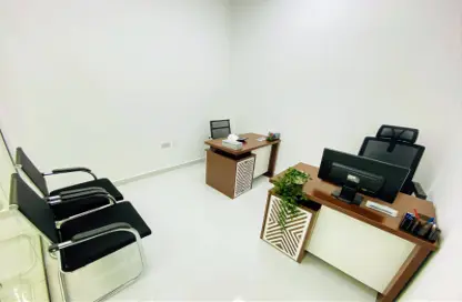 Office Space - Studio - 1 Bathroom for rent in Red Avenue - Al Garhoud - Dubai