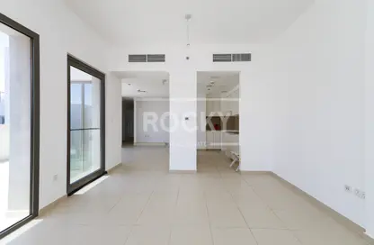 Apartment - 3 Bedrooms - 3 Bathrooms for rent in Zahra Apartments 1B - Zahra Apartments - Town Square - Dubai