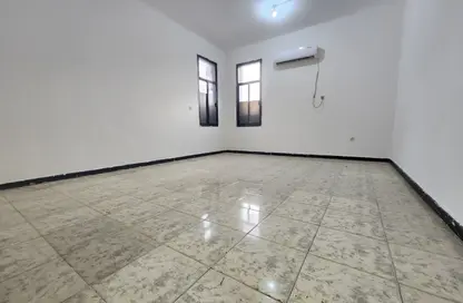 Apartment - Studio - 1 Bathroom for rent in Al Saada Street - Al Mushrif - Abu Dhabi