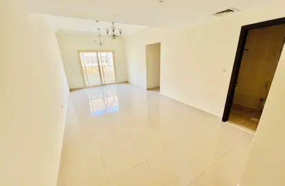 Apartment - 3 Bedrooms - 3 Bathrooms for rent in Muwaileh 29 Building - Muwaileh - Sharjah