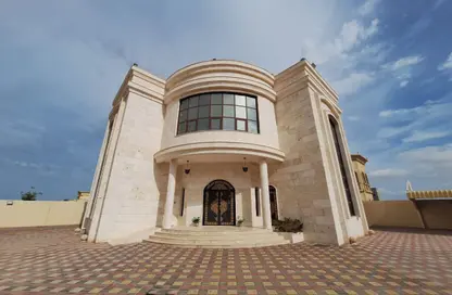 Villa - 5 Bedrooms - 7 Bathrooms for rent in Al Riffa - Ras Al Khaimah