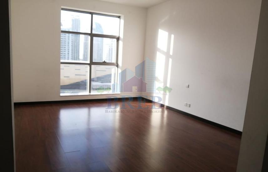 Apartment for Rent in Green Lake Tower 3 1BHK Upscale and Spacious