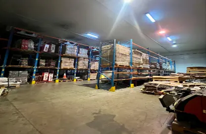 Warehouse - Studio for rent in Umm Ramool - Dubai