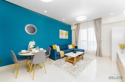 Living / Dining Room image for: Apartment - 1 Bedroom - 2 Bathrooms for rent in Sulafa Tower - Dubai Marina - Dubai, Image 1