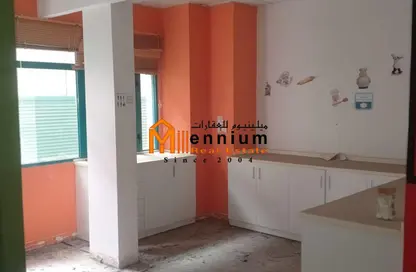 Business Centre - Studio - 2 Bathrooms for rent in Eissal Al Youssifi Towers - Al Majaz - Sharjah