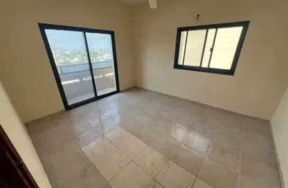 شقة - 2 غرف نوم - 2 حمامات للايجار في مساكن كورنيش عجمان - طريق كورنيش عجمان - عجمان