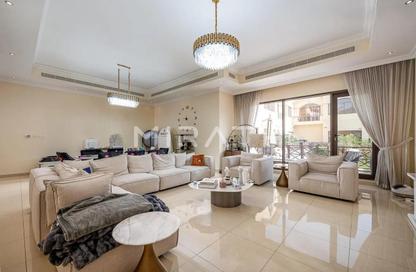 Villa - 4 Bedrooms - 5 Bathrooms for rent in Al Barsha 1 Villas - Al Barsha 1 - Al Barsha - Dubai